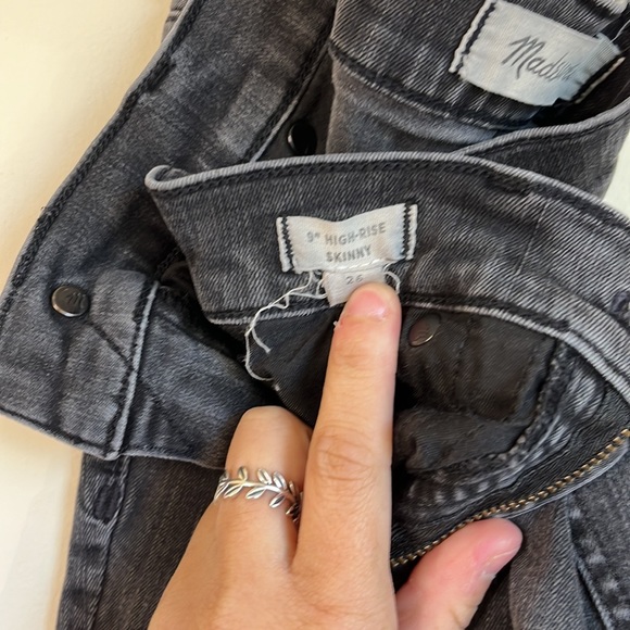 Madewell 9” High-Rise Skinny Black Distressed Denim Jeans Size 26 - Picture 4 of 9